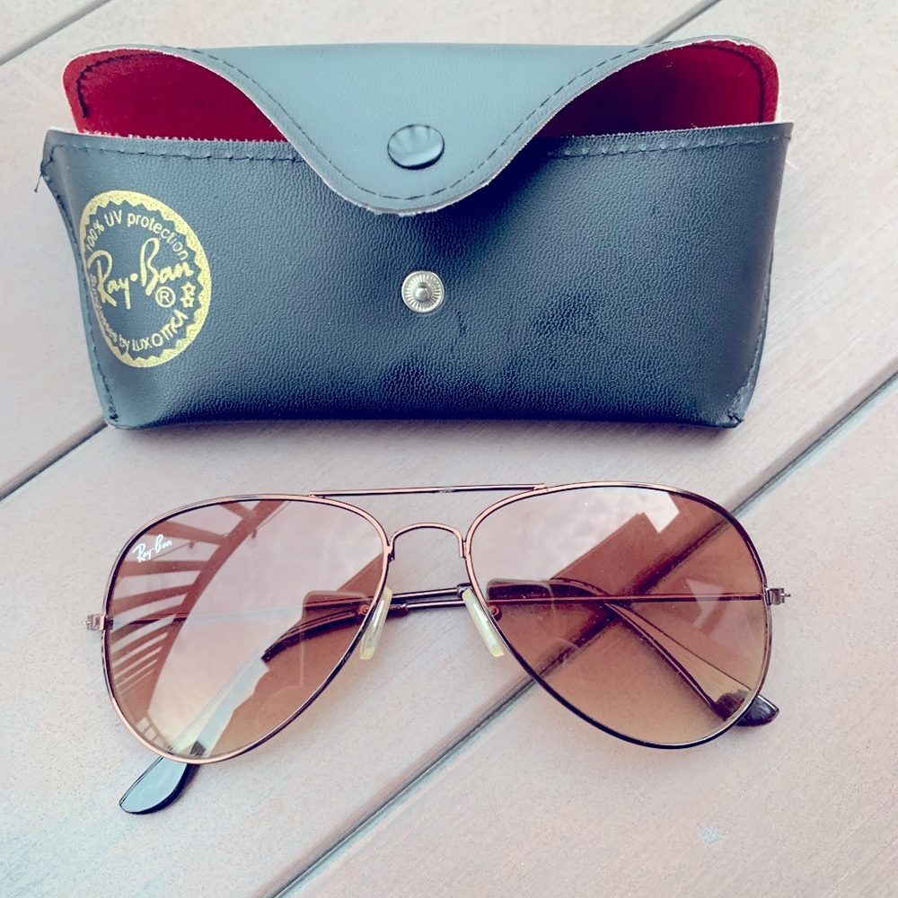 Women’s ray ban aviators and case